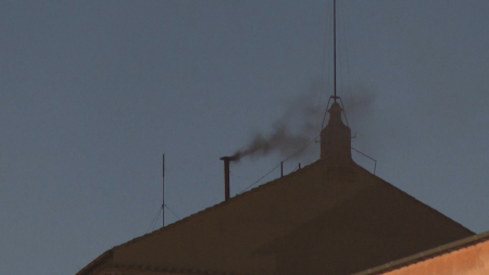 Fumata nera al primo voto del conclave