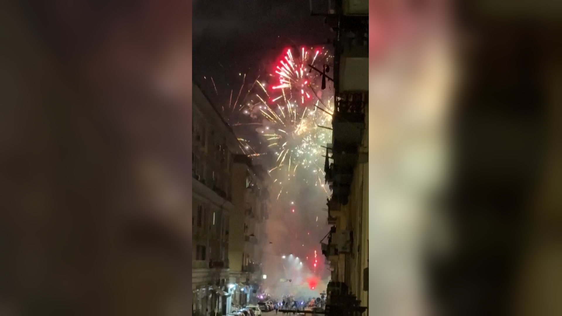 Napoli, tifosi invadono le strade per la vittoria dello Scudetto