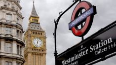 Blackout interrompe la metropolitana di Londra nell’ora di punta