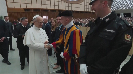 Leone XIV incontra per la prima volta il personale vaticano