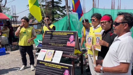 Tibetani in esilio protestano contro il Pcc per la scomparsa del Panchen Lama
