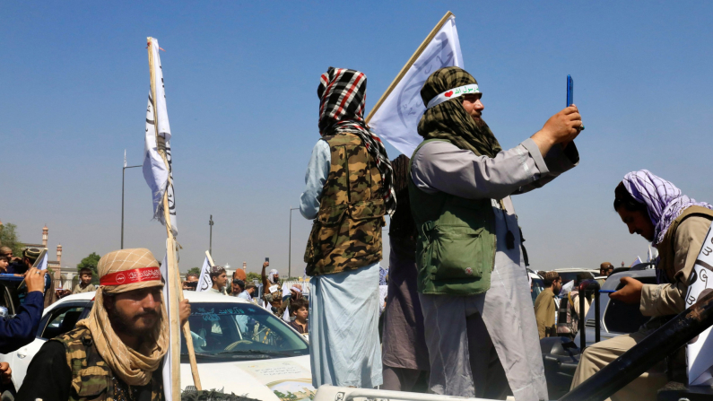 Talebani partecipano a una manifestazione per celebrare il terzo anniversario della caduta di Kabul, a Kabul, Afghanistan, 14 agosto 2024. Foto: REUTERS/Sayed Hassib/Foto d'archivio