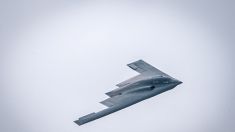 I bombardieri stealth B2 «annientano» i siti nucleari iraniani