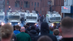 Tensione e violenze in Irlanda del Nord dopo arresti di minorenni