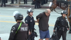 La polizia di Los Angeles arresta rivoltosi al coprifuoco