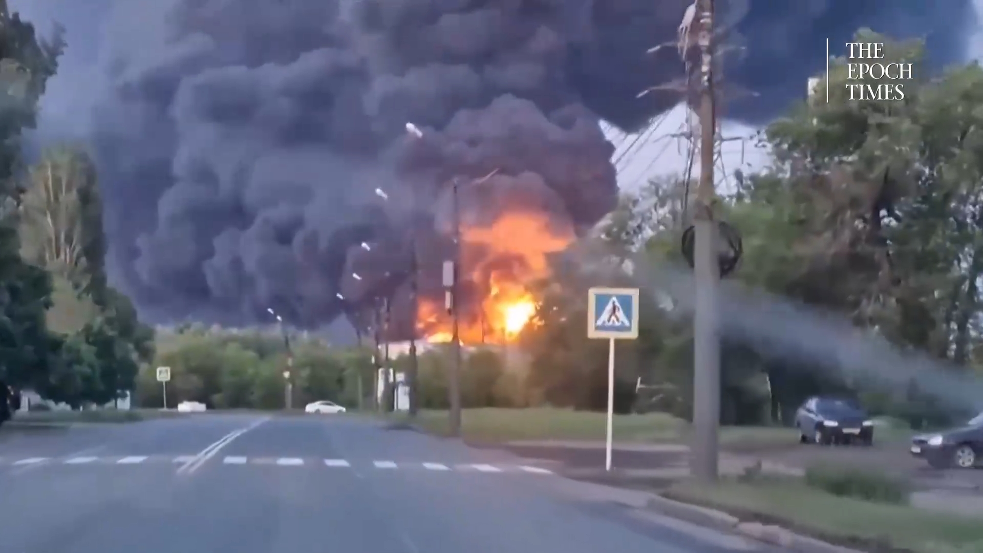 Colpiti aeroporti e serbatoi di carburante nella Russia occidentale