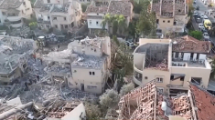 Reazioni contrastanti degli iraniani ai raid israeliani