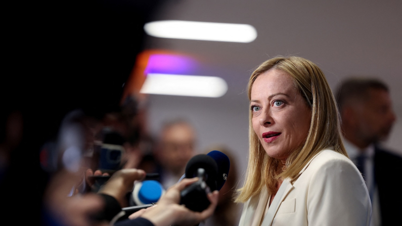 Giorgia Meloni al vertice Nato dell'Aja 2025 (foto REUTERS/Claudia Greco).
