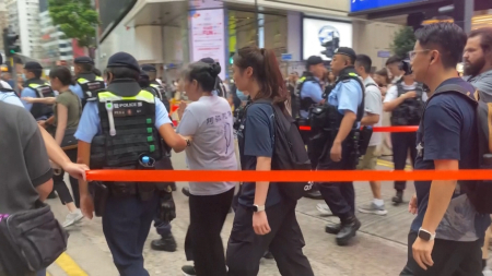 Arresti e perquisizioni a Hong Kong nell’anniversario di piazza Tiananmen