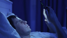 Gli smartphone sono nemici del sonno