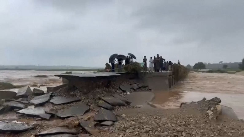 Video: Reuters/ courtesy Punjab Emergency Service Department 