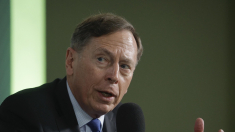 Petraeus: in Siria si deve tenere d’occhio al-Sharaa