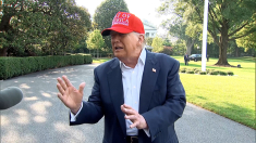 Trump: vi insegno come sfuggire ai coccodrilli di “Alligator Alcatraz”