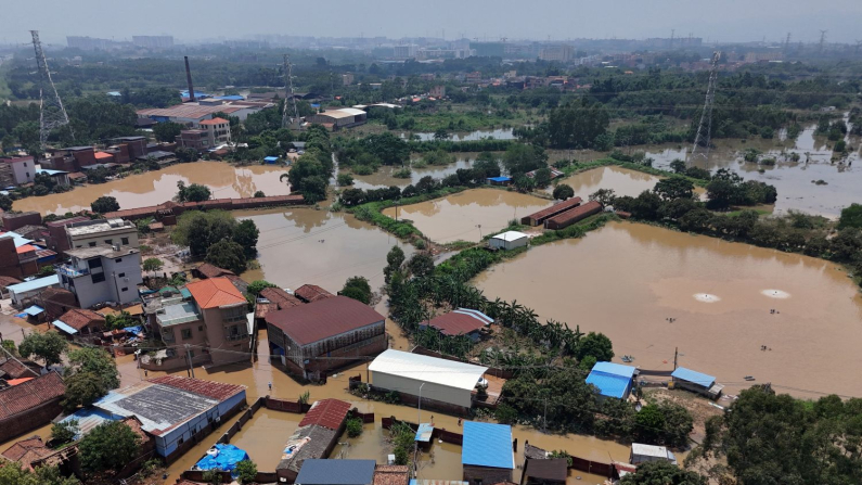 Una ripresa aerea di Qingyuan, provincia del Guangdong, Cina, 8 agosto 2025. (REUTERS/Florence Lo)

