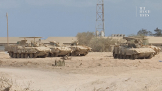 Carri armati israeliani schierati al confine con Gaza