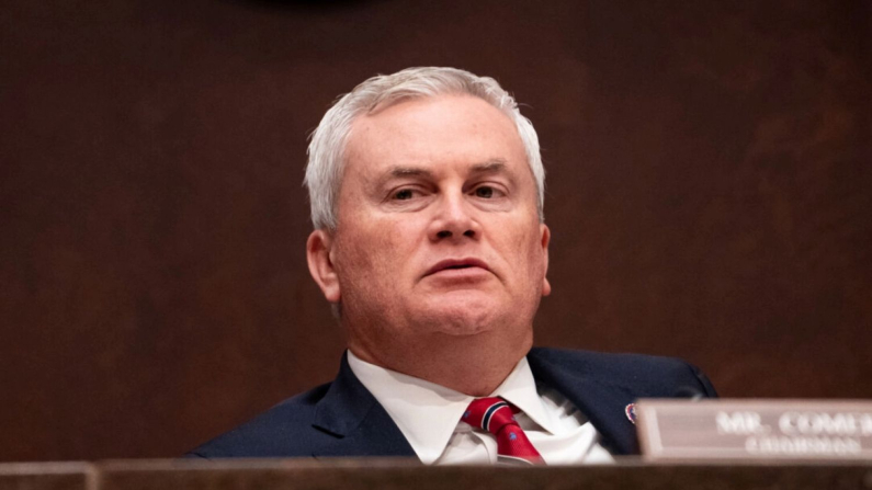 Il presidente della Commissione di vigilanza della Camera, il deputato James Comer a Capitol Hill, Washington il 5 marzo 2025. (Madalina Vasiliu/The Epoch Times)