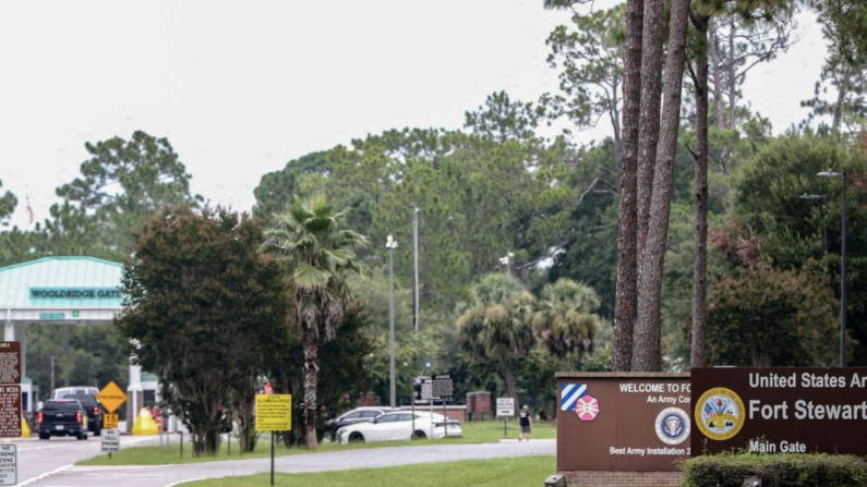 Ingresso principale del Fort Stewart, Hinesville, Georgia, il 6 agosto 2025. (Richard Burkhart/Reuters)
