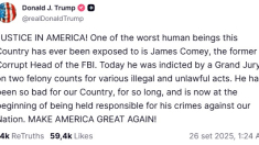 Trump: due capi d’accusa per l’ex direttore Fbi James Comey