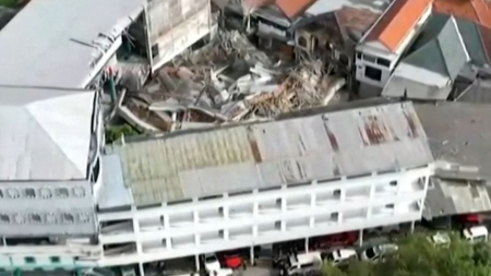Crollo scuola islamica in Indonesia 38 le persone disperse