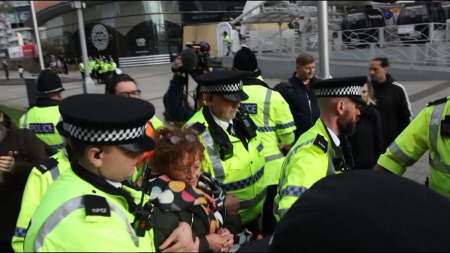 Decine di sostenitori di Palestine Action arrestati a Liverpool alla conferenza laburista