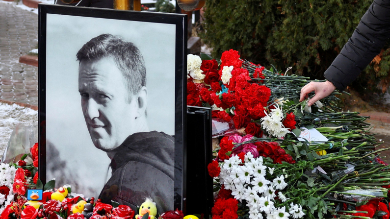 Commemorazione del primo anniversario della morte di Alexei Navalny, in un cimitero di Mosca, Russia, 16 febbraio 2025. Foto: REUTERS/Evgenia Novozhenina/Foto d'archivio