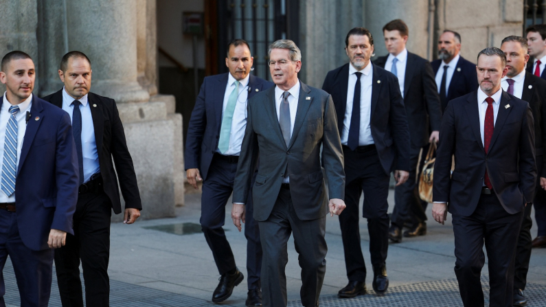 Scott Bessent il giorno dei colloqui tra Stati Uniti e Cina a Madrid, 15 settembre 2025  (foto: REUTERS/Violeta Santos Moura).