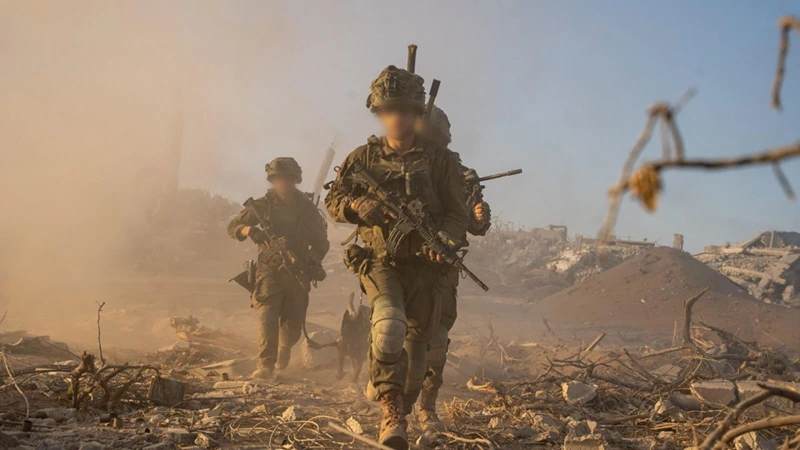 La macchia da guerra israeliana entra a Gaza City