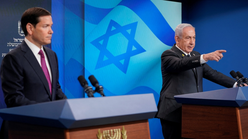 Marco Rubio (s) e Benjamin Netanyahu in conferenza stampa a Gerusalemme, 15 settembre 2025 (foto REUTERS/Nathan Howard/Pool).