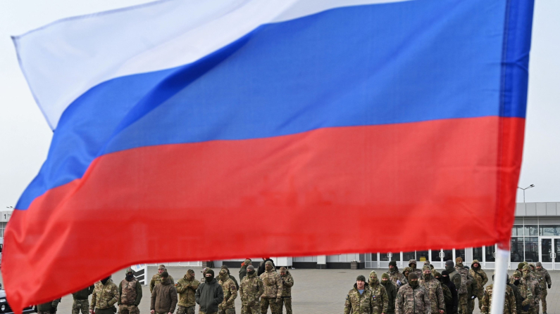 Cerimonia di consegna dei nuovi veicoli e dell'equipaggiamento militare consegnati dal "Fronte Popolare" ai militari coinvolti nel conflitto tra Russia e Ucraina, a Rostov sul Don, Russia, il 23 febbraio 2025. Foto: REUTERS/Stringer/ Foto d'archivio