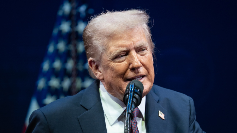 Donald Trump (foto d'archivio, Madalina Kilroy/The Epoch Times).