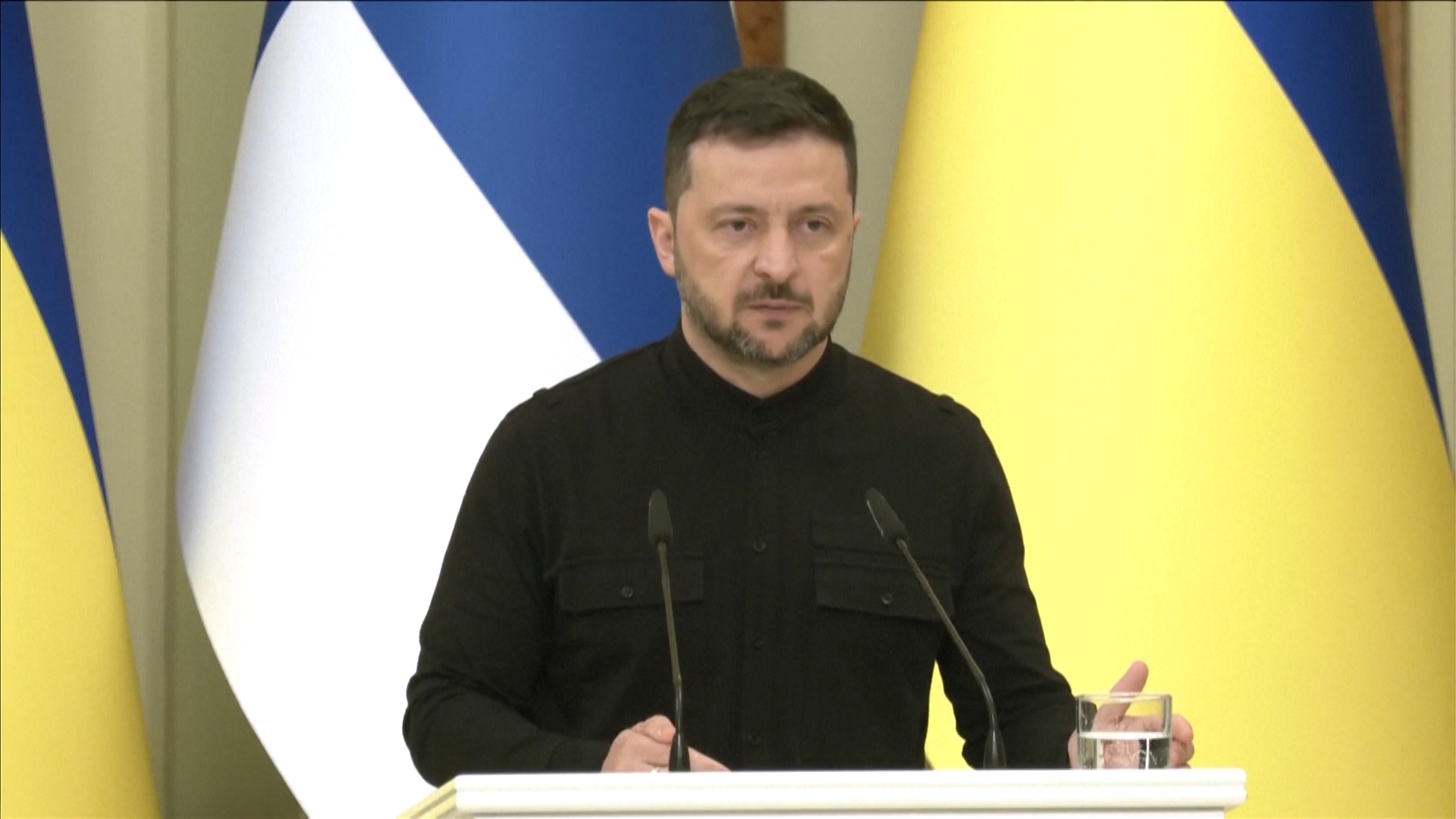 Zelensky chiede più difese aeree dopo l’attacco di droni russi in Polonia