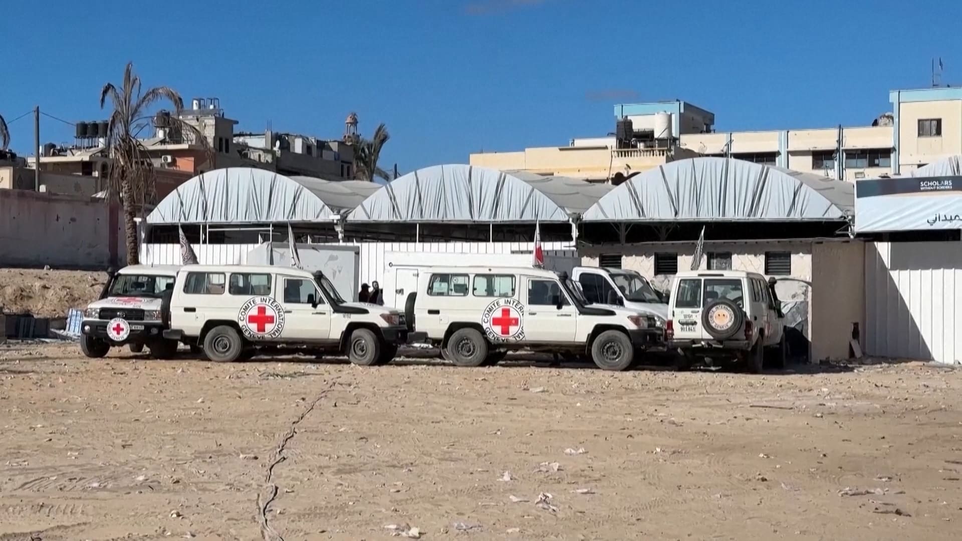 Corpi di palestinesi non identificati arrivano all’ospedale Nasser