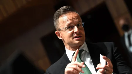Ministro degli Esteri ungherese: continueremo a comprare gas e petrolio russi