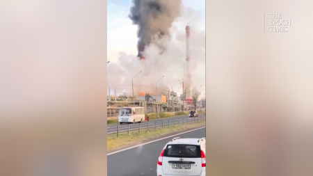 Incendio in una raffineria nella regione di Jaroslavl, Russia