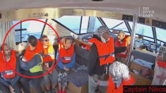 Europarlamentare francese getta il telefono in mare mentre la marina israeliana intercetta la Flotilla