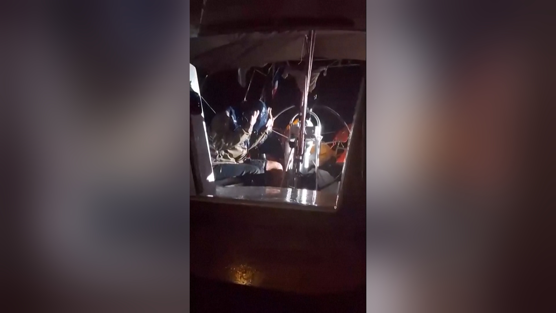 Membri della Flotilla colpiti con gli idranti