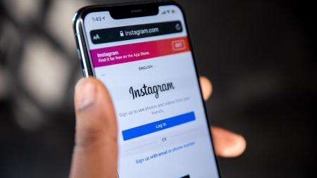 Iran: chiuse le pagine Instagram di cantanti donne per «contenuti criminali»