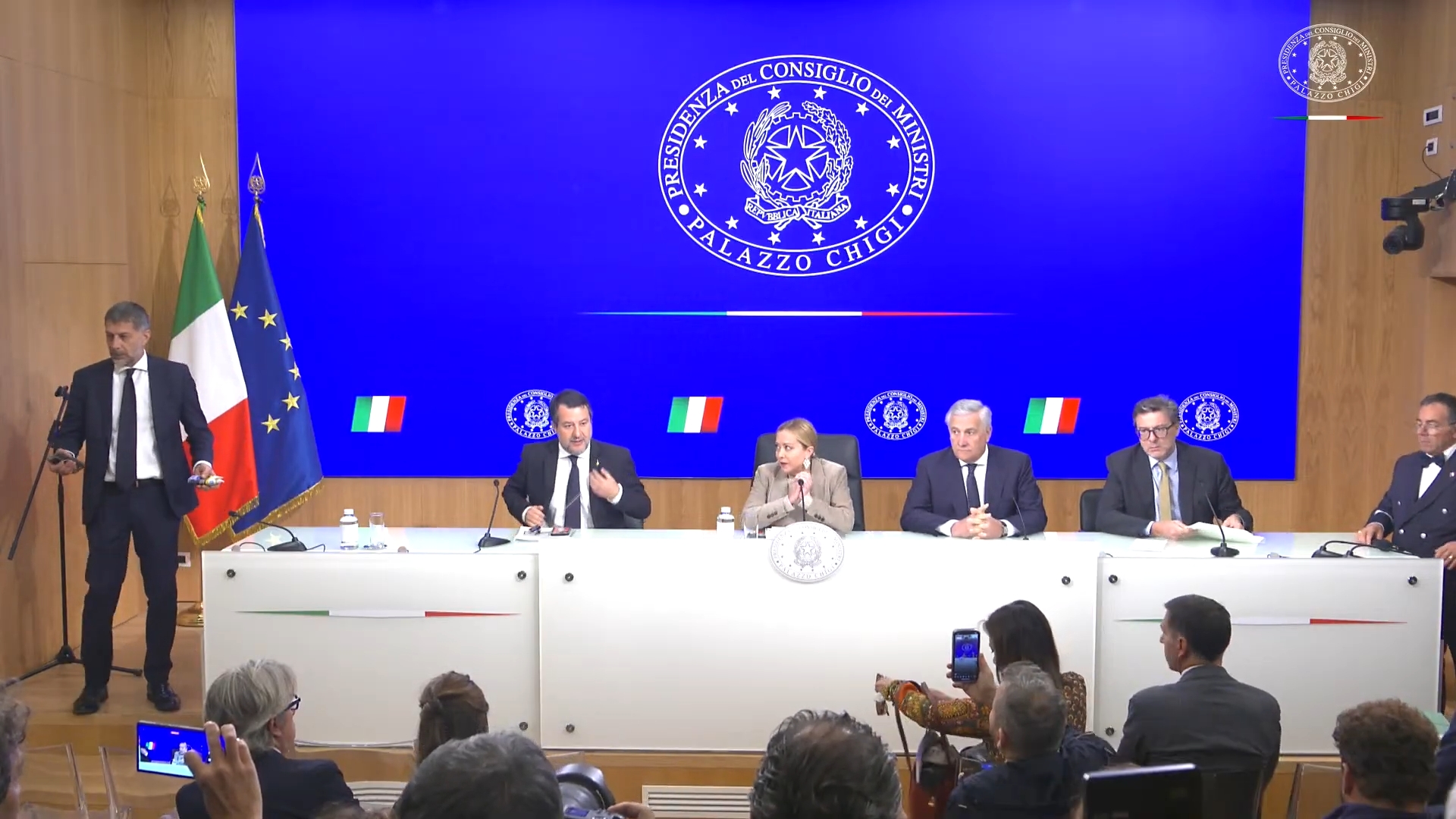 Giorgia Meloni presenta la legge di bilancio 2026