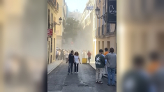 Crollo di un edificio a Madrid Nube di polvere in strada