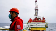Lukoil accusa il colpo delle sanzioni e vende i propri asset