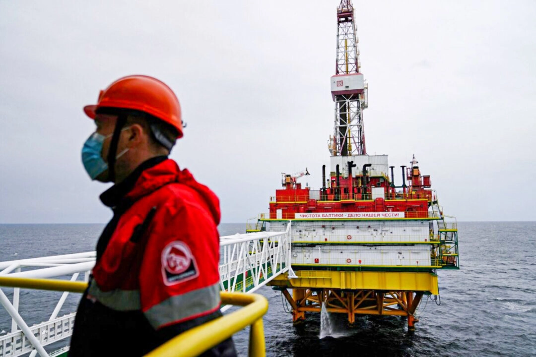 Lukoil accusa il colpo delle sanzioni e vende i propri asset