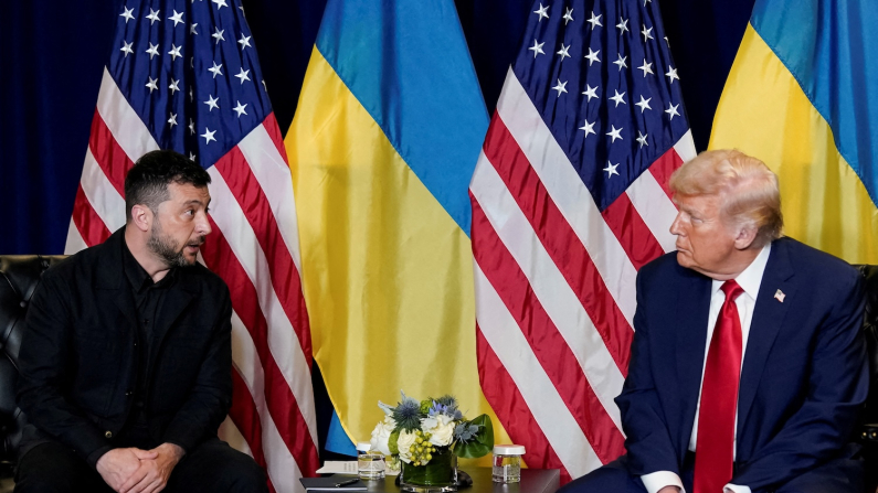 Volodymyr Zelensky e  Donald Trump (foto archivio REUTERS/Al Drago).