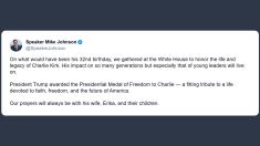 Mike Johnson: Trump ha conferito a Charlie la Medaglia presidenziale della libertà