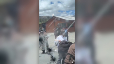 Attacco al corteo del presidente ecuadoriano Noboa