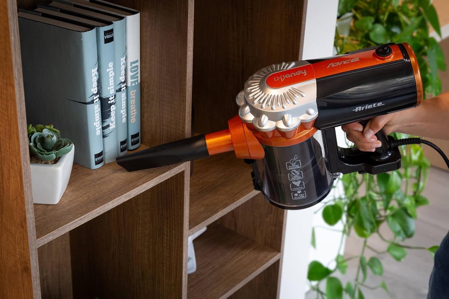 Scopa elettrica Ariete a 39,99 euro