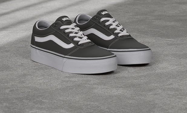 Vans al minimo storico su Amazon (35,95 euro)