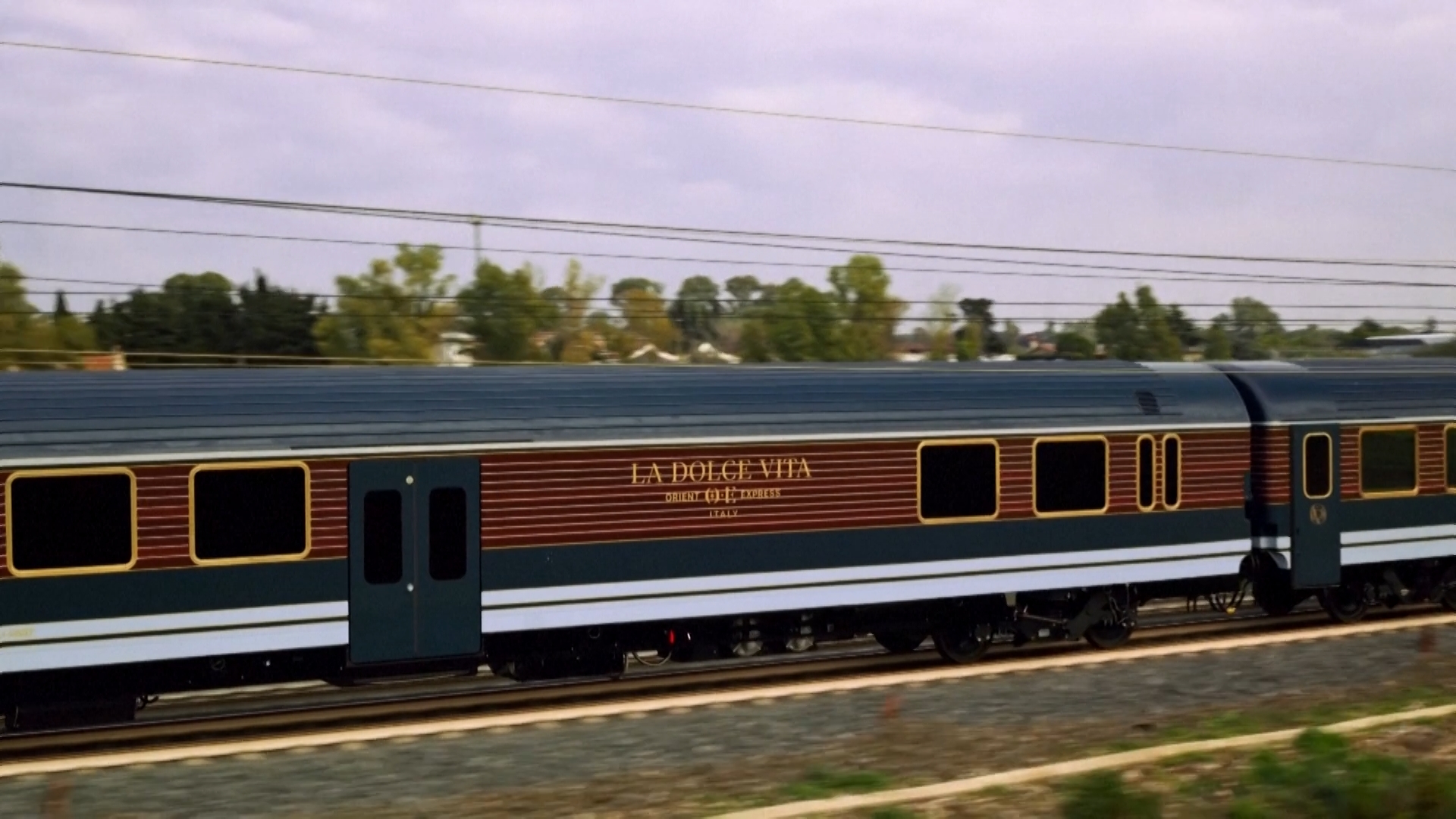In viaggio su ‘La Dolce Vita Orient Express’, il treno di lusso che punta sulla nostalgia