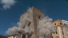 Torre dei Conti a Roma, il momento del secondo crollo durante le operazioni di soccorso