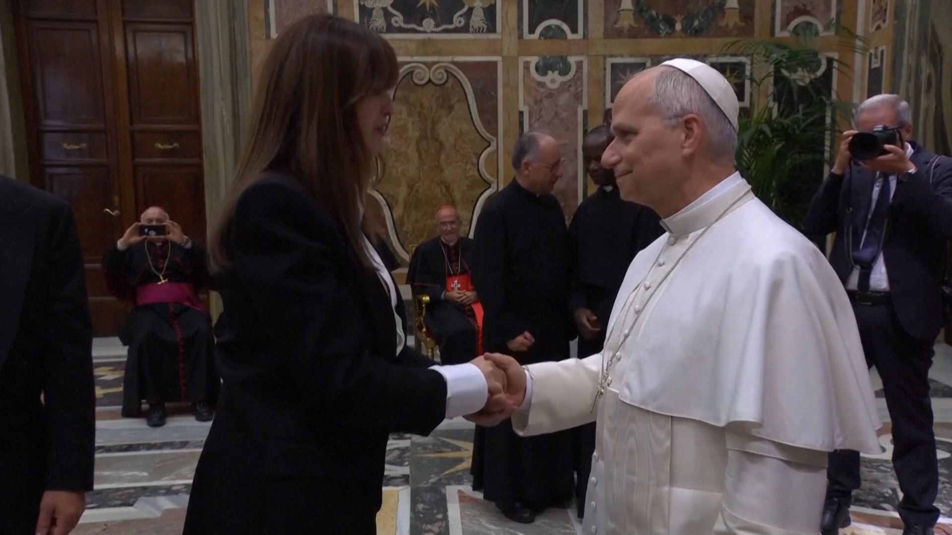 Il Papa accoglie le star di Hollywood e del cinema italiano in Vaticano